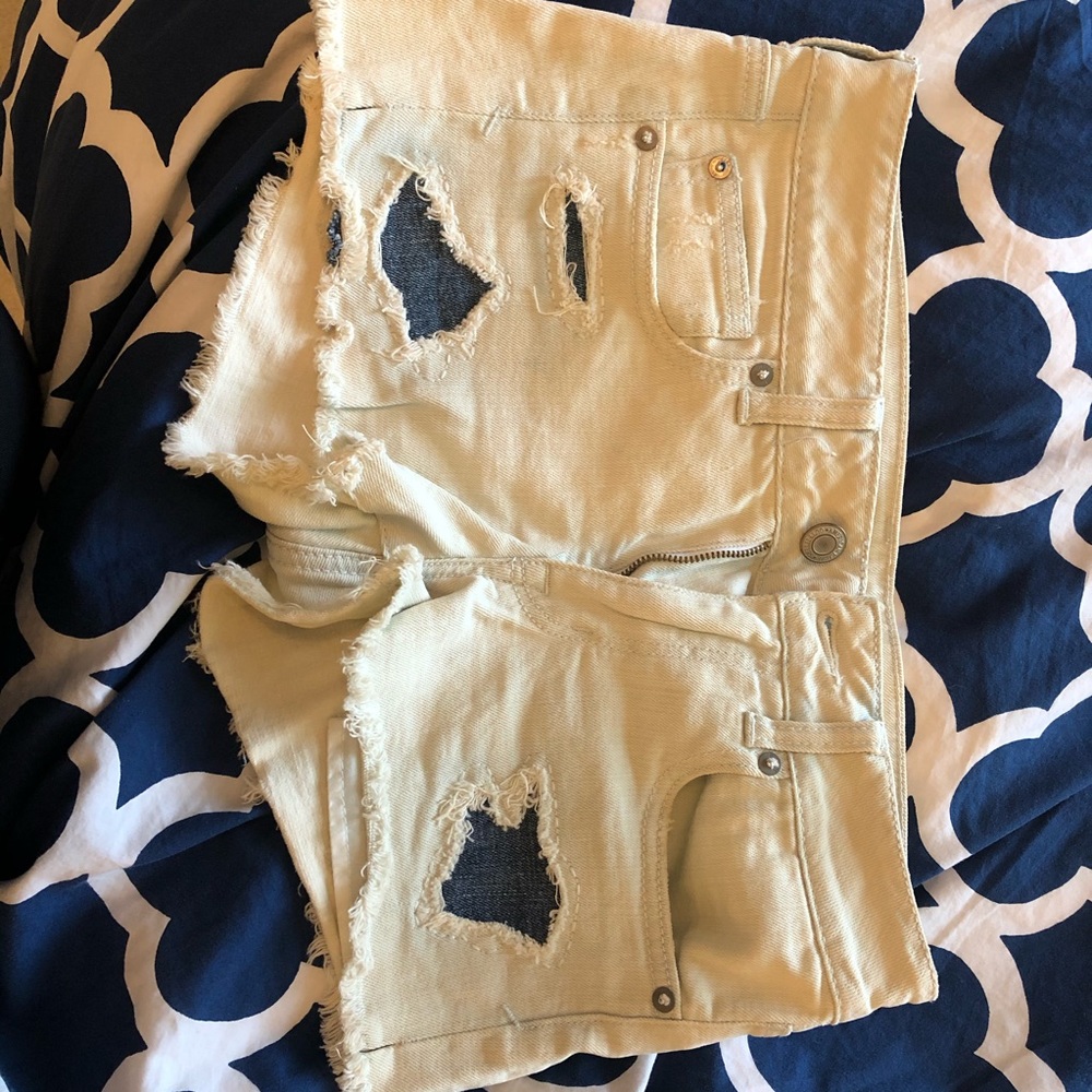White with denim American eagle jean shorts